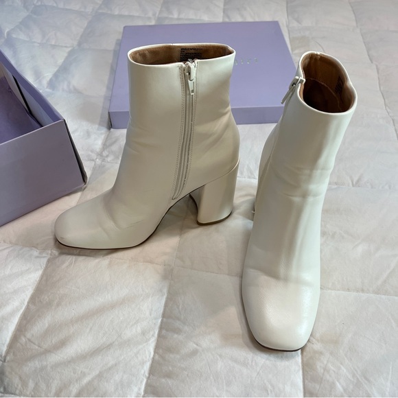 Madden Girl White Ankle Boots - Picture 8 of 10